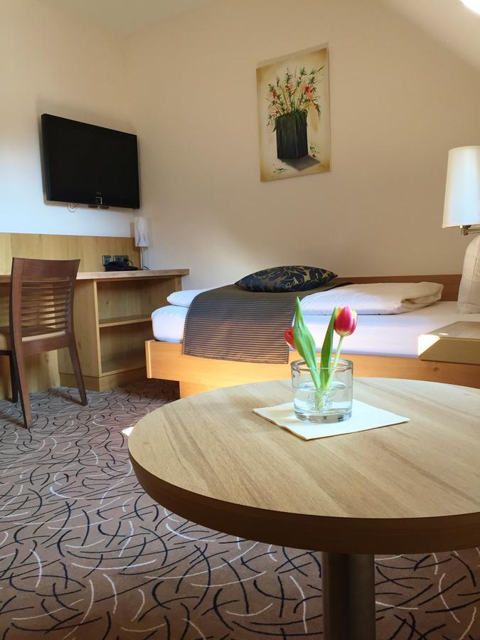 Hotel Glutschaufel 에센바흐 인 데르 오베르팔츠 외부 사진